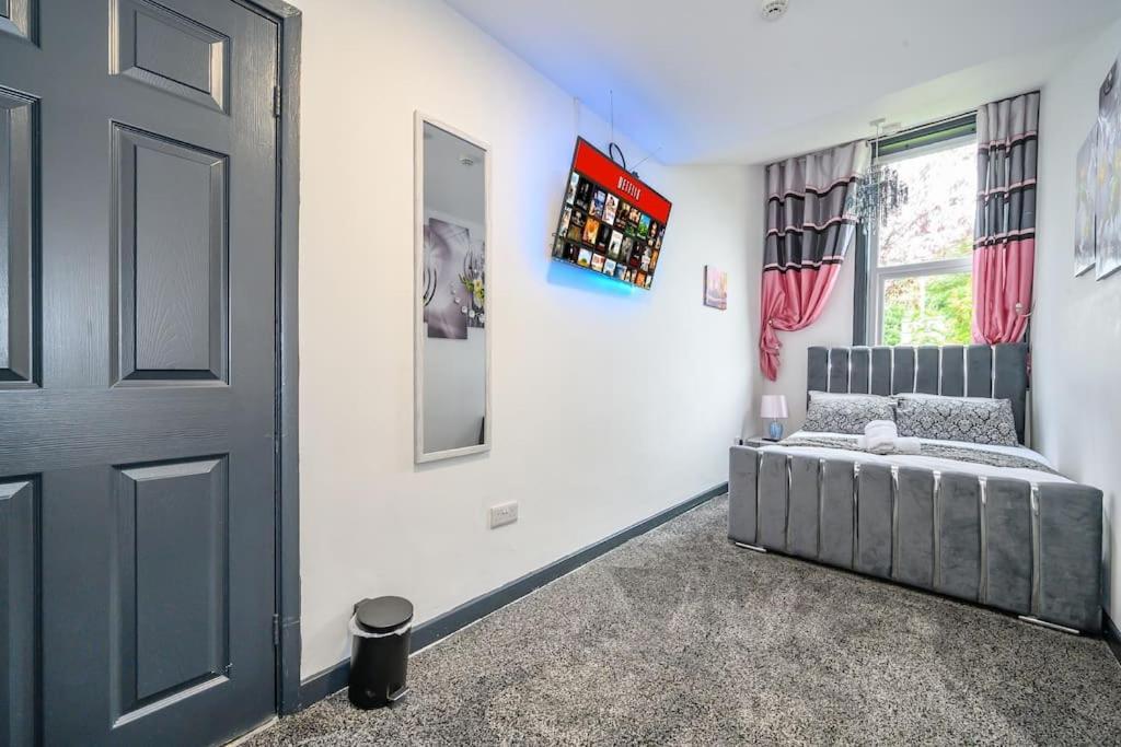 לידס -F5Gh- For Relaxed & Cosy Stay, Free Parking, Wifi מראה חיצוני תמונה