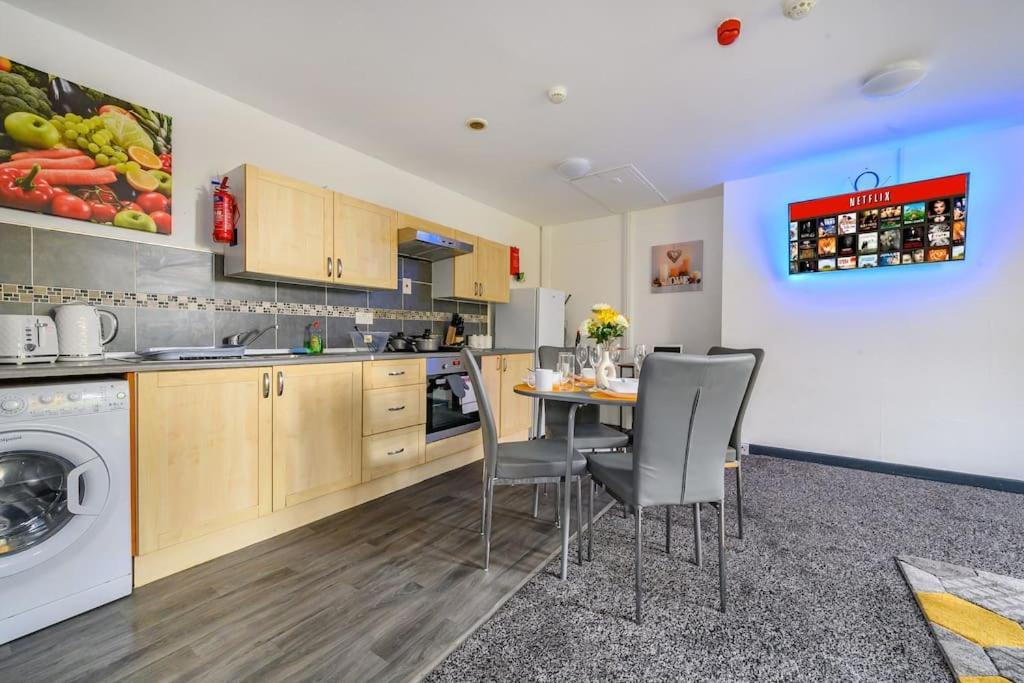 לידס -F5Gh- For Relaxed & Cosy Stay, Free Parking, Wifi מראה חיצוני תמונה